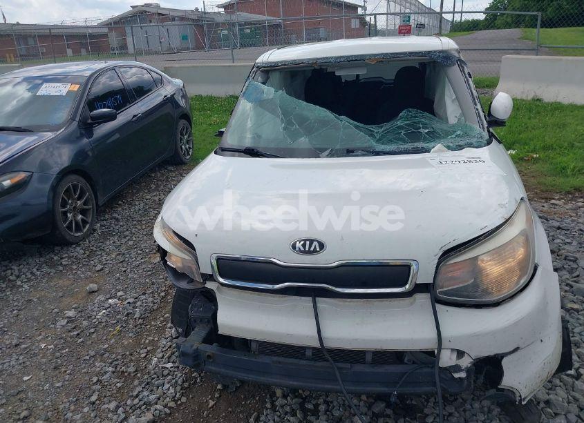 Photo 6 of 2016 Kia Soul (VIN KNDJN2A21G7289568)