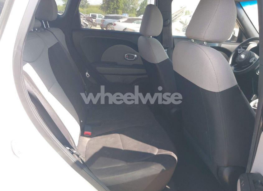 Photo 8 of 2016 Kia Soul (VIN KNDJN2A21G7296276)