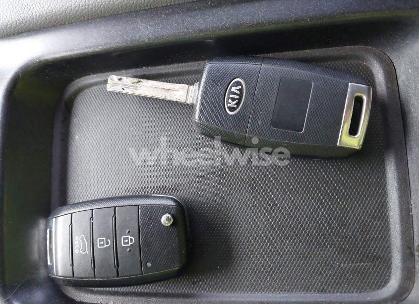 Photo 11 of 2016 Kia Soul (VIN KNDJN2A21G7329924)