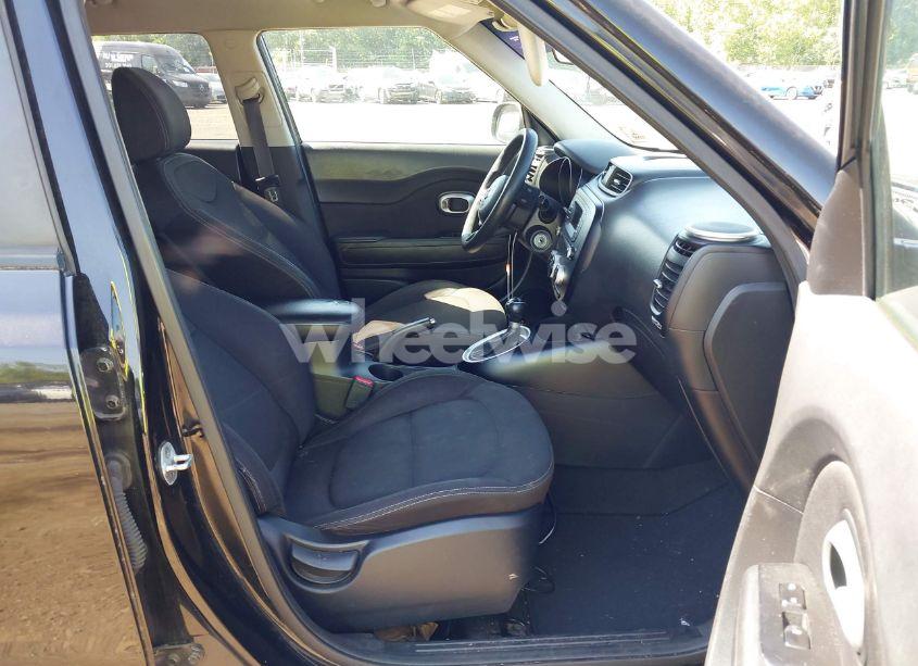 Photo 5 of 2016 Kia Soul (VIN KNDJN2A21G7345248)