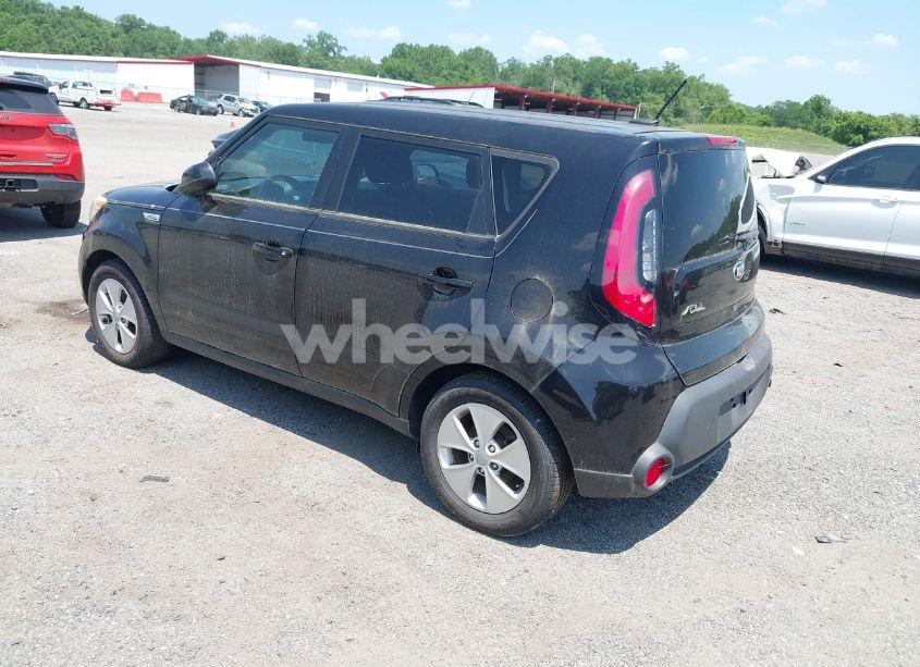 Photo 3 of 2016 Kia Soul (VIN KNDJN2A21G7402662)