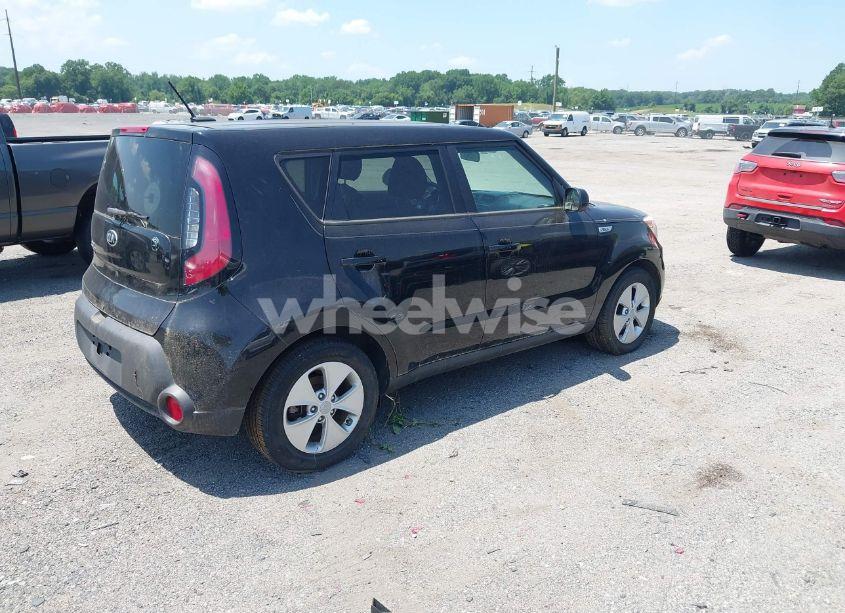 Photo 4 of 2016 Kia Soul (VIN KNDJN2A21G7402662)