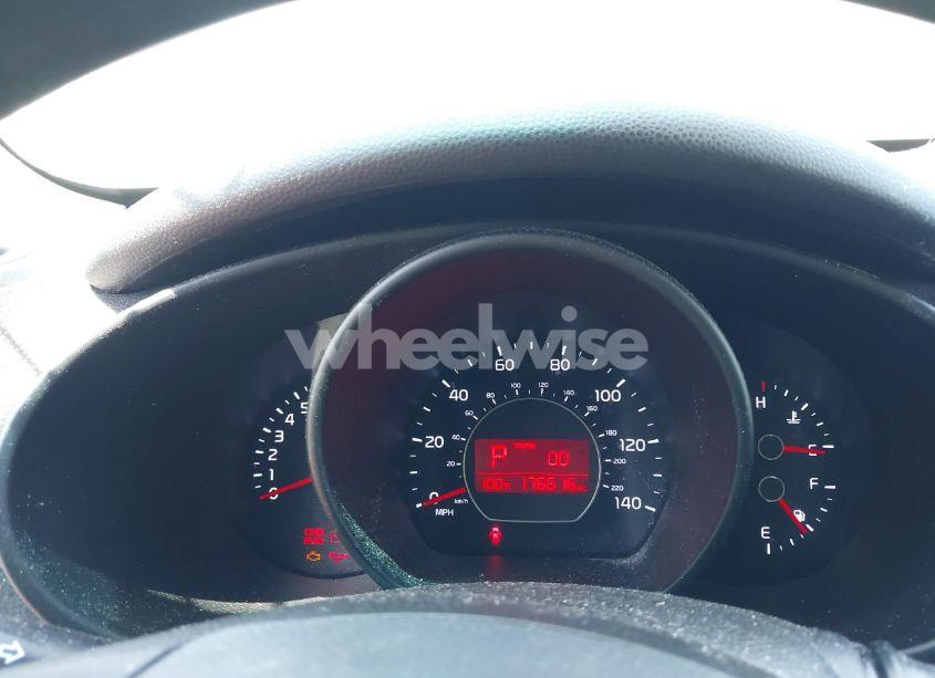 Photo 7 of 2016 Kia Soul (VIN KNDJN2A21G7402662)