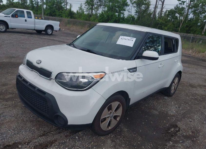 Photo 2 of 2016 Kia Soul (VIN KNDJN2A21G7405562)