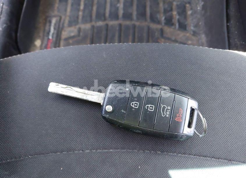 Photo 11 of 2016 Kia Soul (VIN KNDJN2A21G7871220)