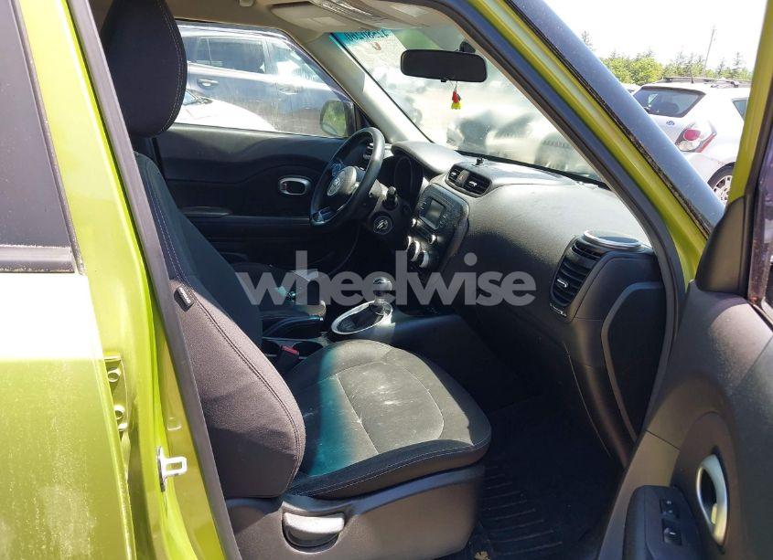 Photo 5 of 2016 Kia Soul (VIN KNDJN2A21G7871220)