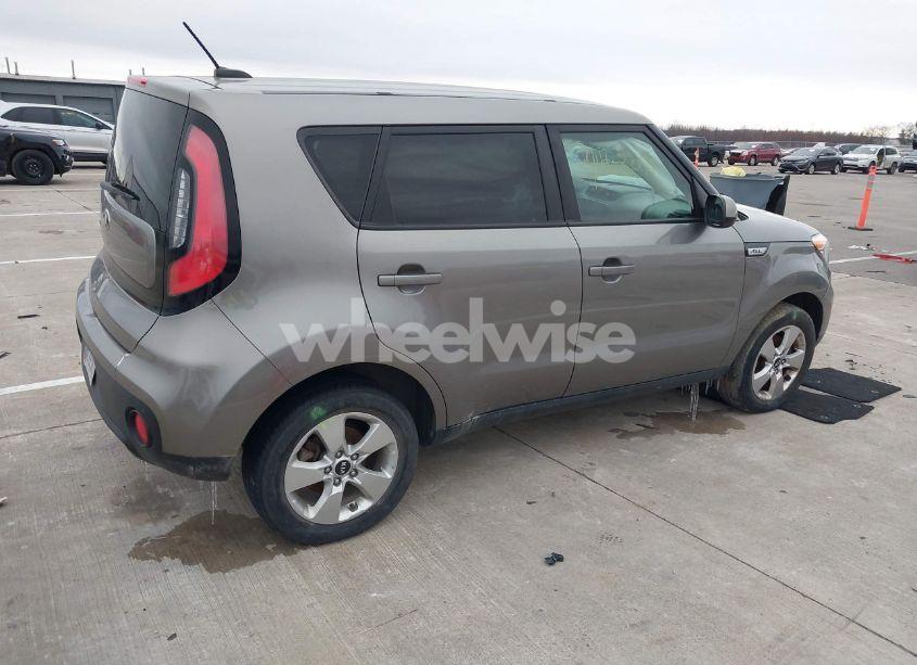 Photo 4 of 2017 Kia Soul (VIN KNDJN2A21H7423254)