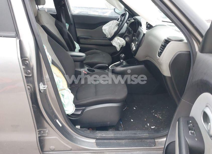 Photo 5 of 2017 Kia Soul (VIN KNDJN2A21H7423254)