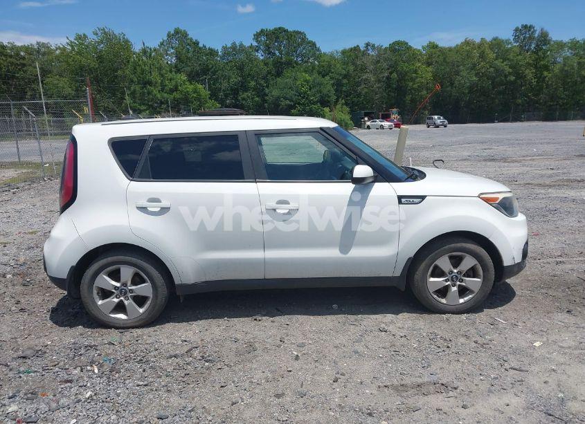 Photo 13 of 2017 Kia Soul (VIN KNDJN2A21H7484863)