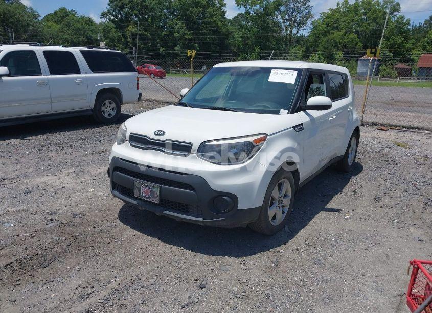 Photo 2 of 2017 Kia Soul (VIN KNDJN2A21H7484863)