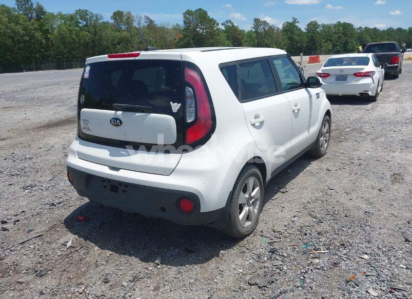 Photo 4 of 2017 Kia Soul (VIN KNDJN2A21H7484863)