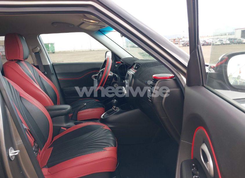 Photo 5 of 2017 Kia Soul (VIN KNDJN2A21H7485348)