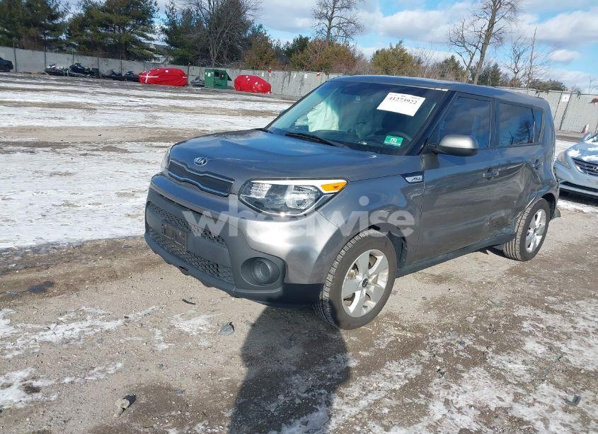 Photo 2 of 2019 Kia Soul (VIN KNDJN2A21K7005770)