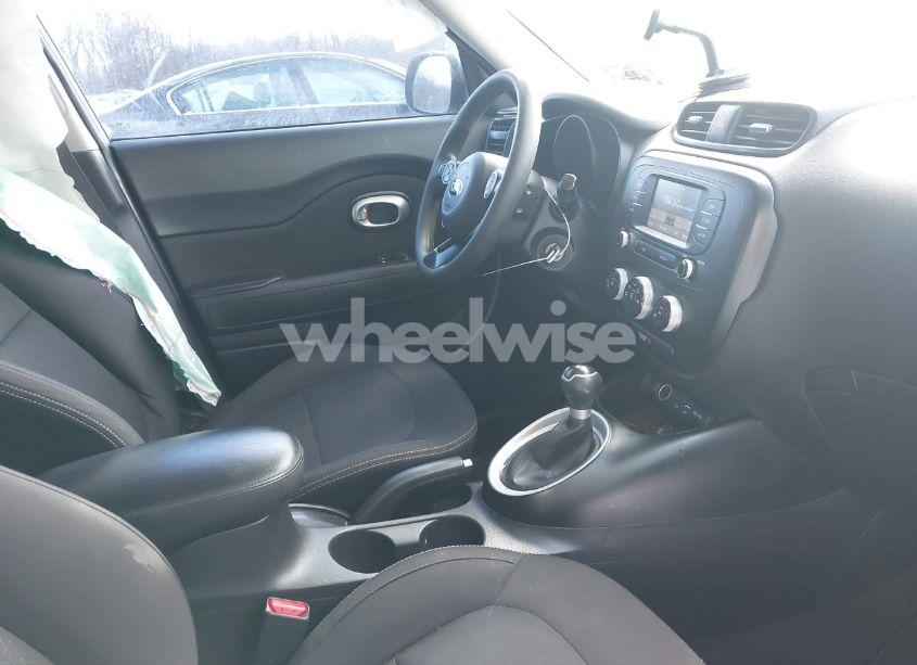 Photo 5 of 2019 Kia Soul (VIN KNDJN2A21K7005770)