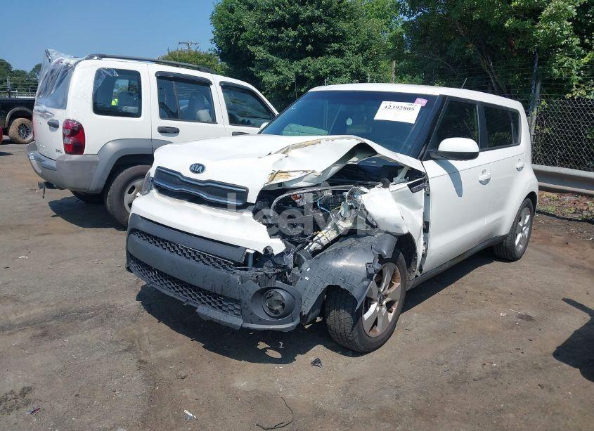 Photo 2 of 2019 Kia Soul (VIN KNDJN2A21K7008670)