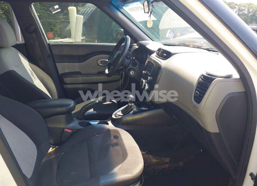 Photo 5 of 2019 Kia Soul (VIN KNDJN2A21K7008670)