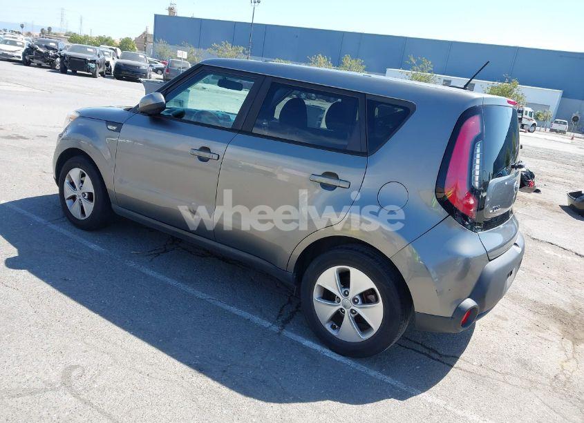 Photo 3 of 2014 Kia Soul (VIN KNDJN2A22E7058174)