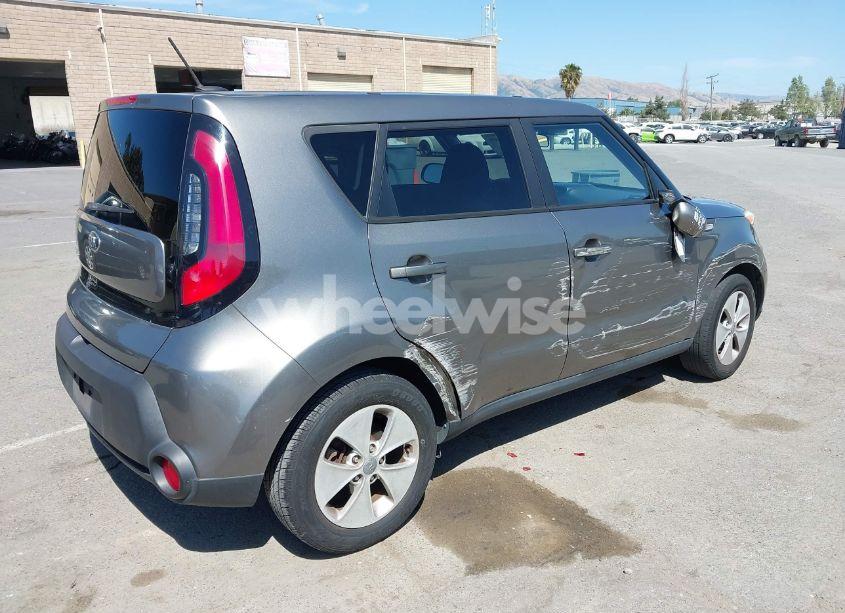 Photo 4 of 2014 Kia Soul (VIN KNDJN2A22E7058174)