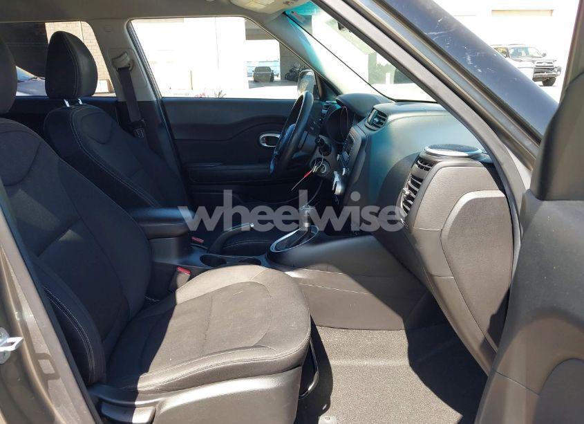 Photo 5 of 2014 Kia Soul (VIN KNDJN2A22E7058174)