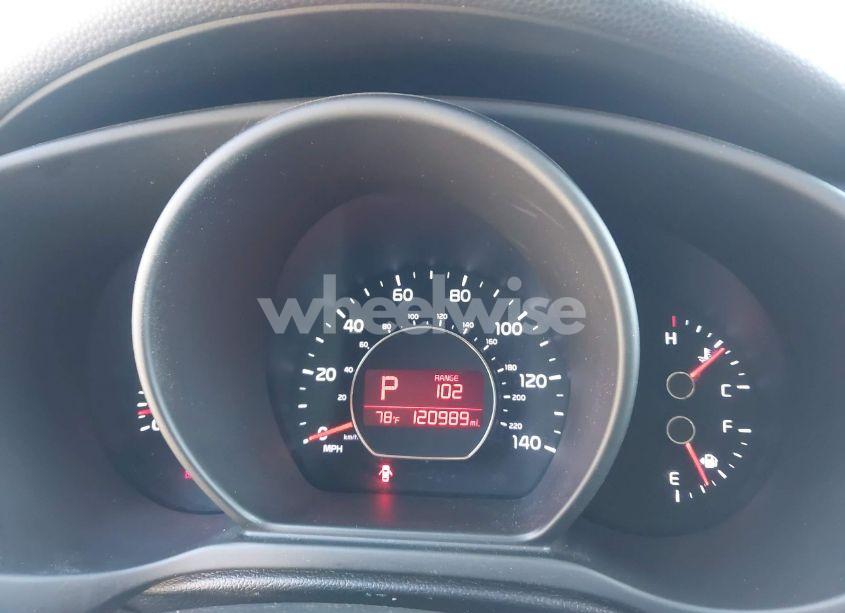 Photo 7 of 2014 Kia Soul (VIN KNDJN2A22E7058174)