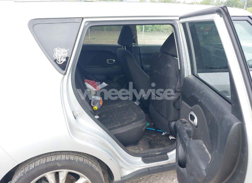 Photo 8 of 2014 Kia Soul (VIN KNDJN2A22E7703518)