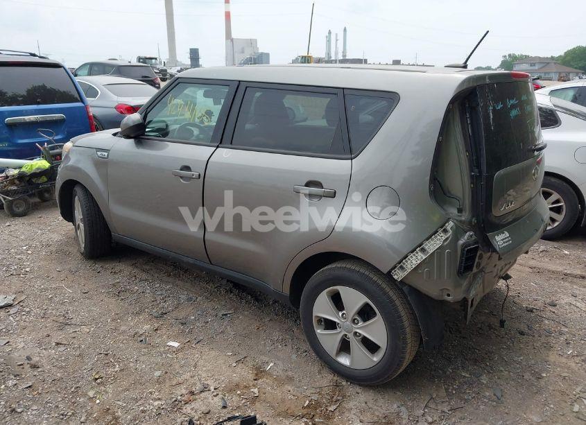 Photo 3 of 2015 Kia Soul (VIN KNDJN2A22F7124160)