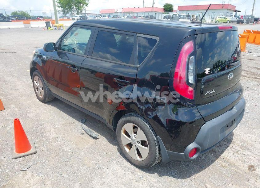 Photo 3 of 2015 Kia Soul (VIN KNDJN2A22F7782786)