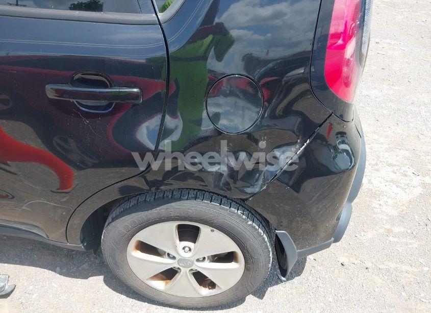 Photo 6 of 2015 Kia Soul (VIN KNDJN2A22F7782786)
