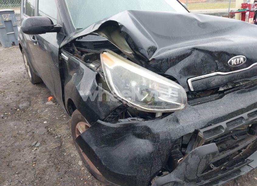 Photo 6 of 2015 Kia Soul (VIN KNDJN2A22F7809601)