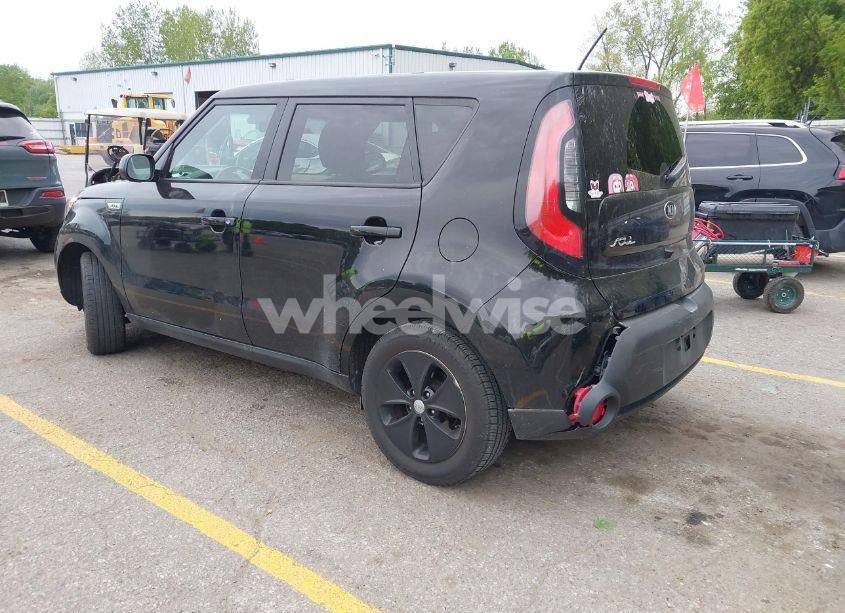 Photo 3 of 2016 Kia Soul (VIN KNDJN2A22G7258233)