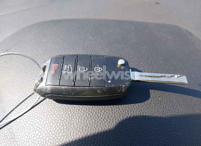 Photo 11 of 2016 Kia Soul (VIN KNDJN2A22G7310976)