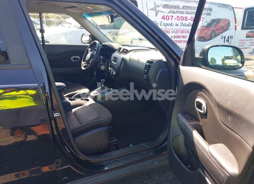 Photo 5 of 2016 Kia Soul (VIN KNDJN2A22G7310976)