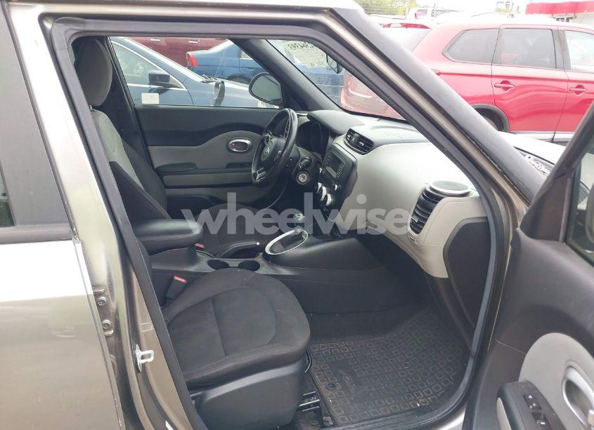 Photo 5 of 2016 Kia Soul ! (VIN KNDJN2A22G7388500)