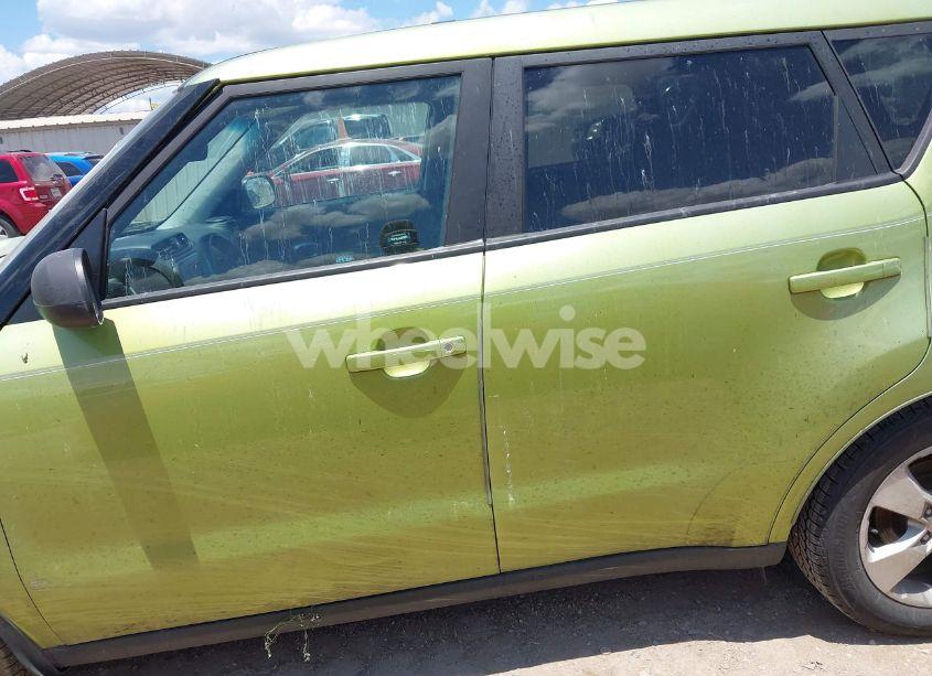 Photo 13 of 2018 Kia Soul (VIN KNDJN2A22J7900554)