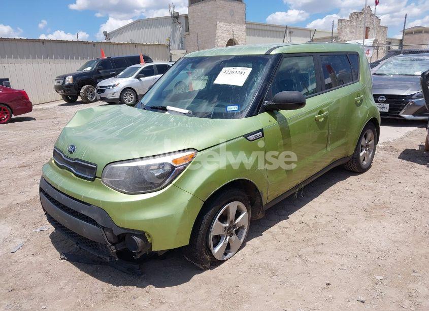 Photo 2 of 2018 Kia Soul (VIN KNDJN2A22J7900554)