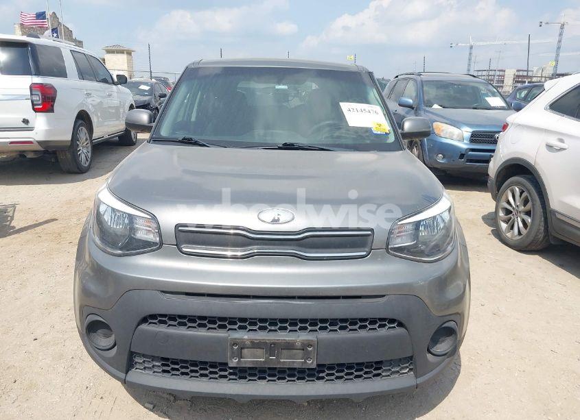 Photo 6 of 2019 Kia Soul (VIN KNDJN2A22K7003994)
