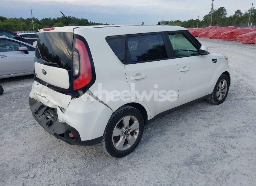Photo 4 of 2019 Kia Soul (VIN KNDJN2A22K7022769)