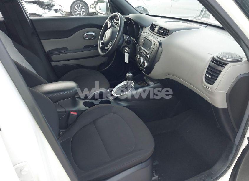Photo 5 of 2019 Kia Soul (VIN KNDJN2A22K7022769)