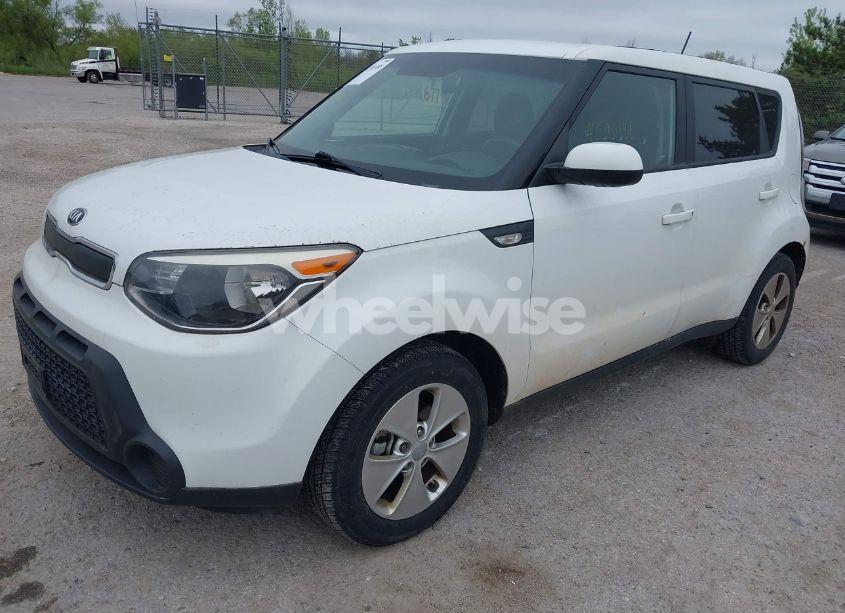 Photo 2 of 2014 Kia Soul (VIN KNDJN2A23E7025748)