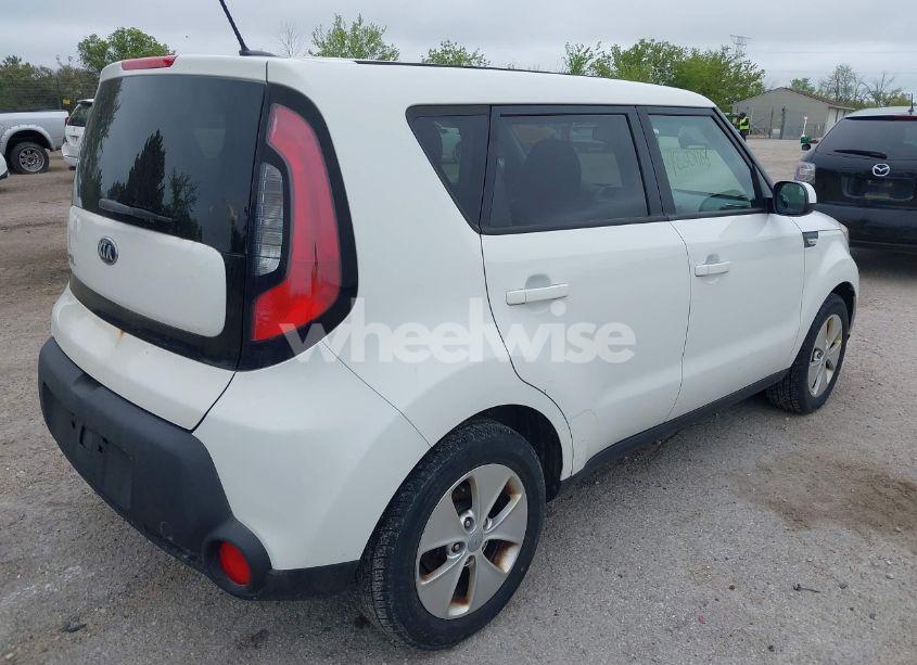 Photo 4 of 2014 Kia Soul (VIN KNDJN2A23E7025748)