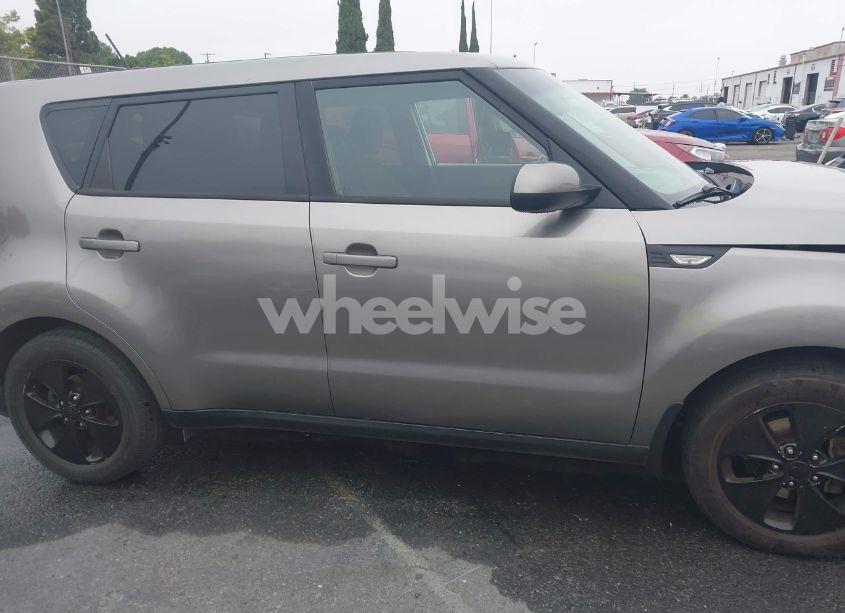 Photo 13 of 2014 Kia Soul (VIN KNDJN2A23E7110914)