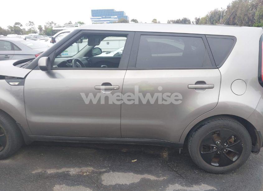 Photo 14 of 2014 Kia Soul (VIN KNDJN2A23E7110914)