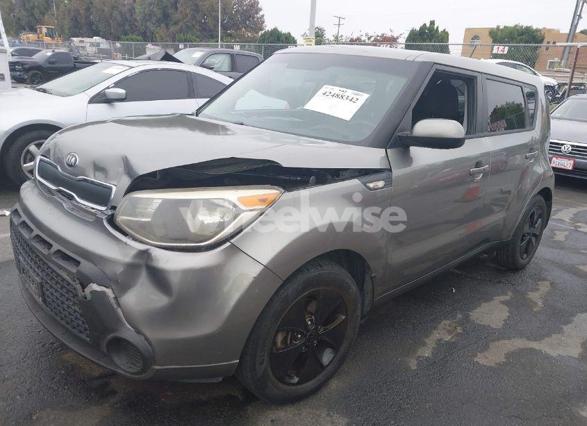 Photo 2 of 2014 Kia Soul (VIN KNDJN2A23E7110914)