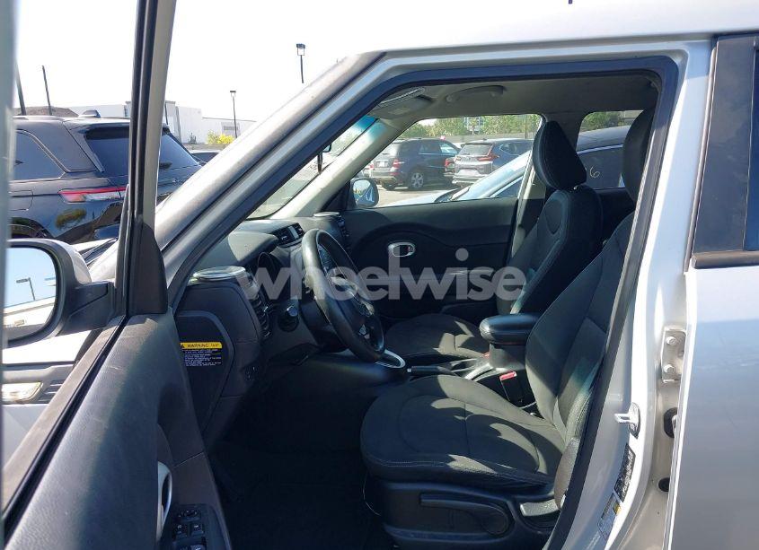 Photo 5 of 2014 Kia Soul N/A (VIN KNDJN2A23E7721302)