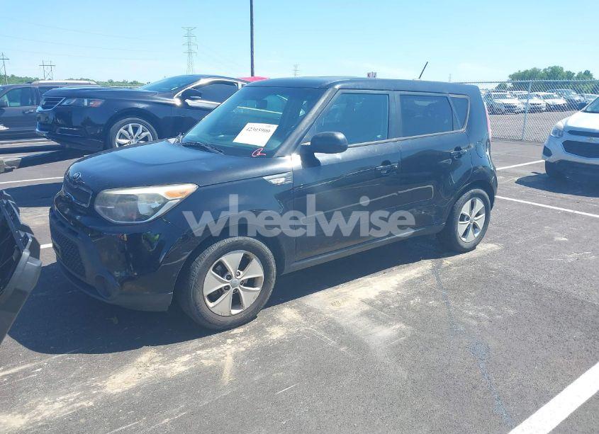 Photo 2 of 2014 Kia Soul (VIN KNDJN2A23E7746166)