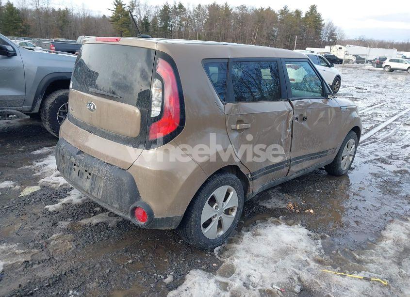 Photo 4 of 2015 Kia Soul (VIN KNDJN2A23F7144739)