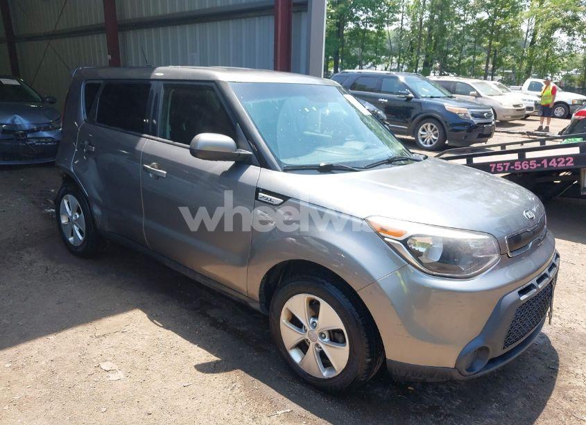 2015 Kia Soul (VIN KNDJN2A23F7205779) main photo