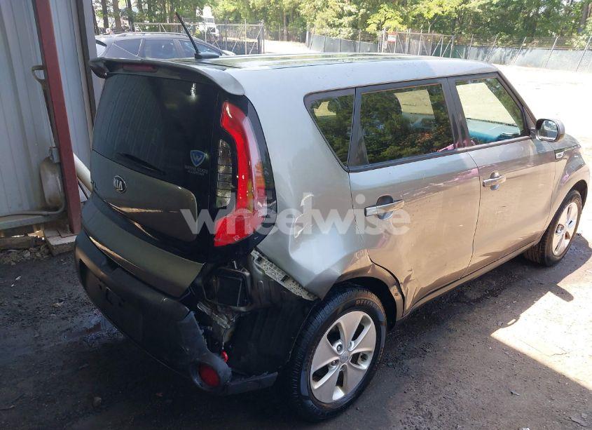 Photo 4 of 2015 Kia Soul (VIN KNDJN2A23F7205779)