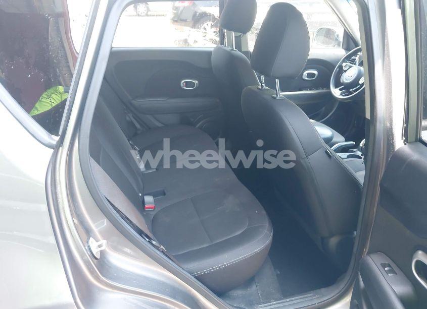 Photo 8 of 2015 Kia Soul (VIN KNDJN2A23F7205779)