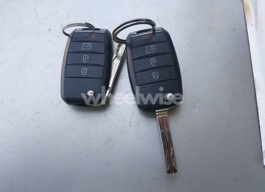 Photo 11 of 2015 Kia Soul (VIN KNDJN2A23F7775040)